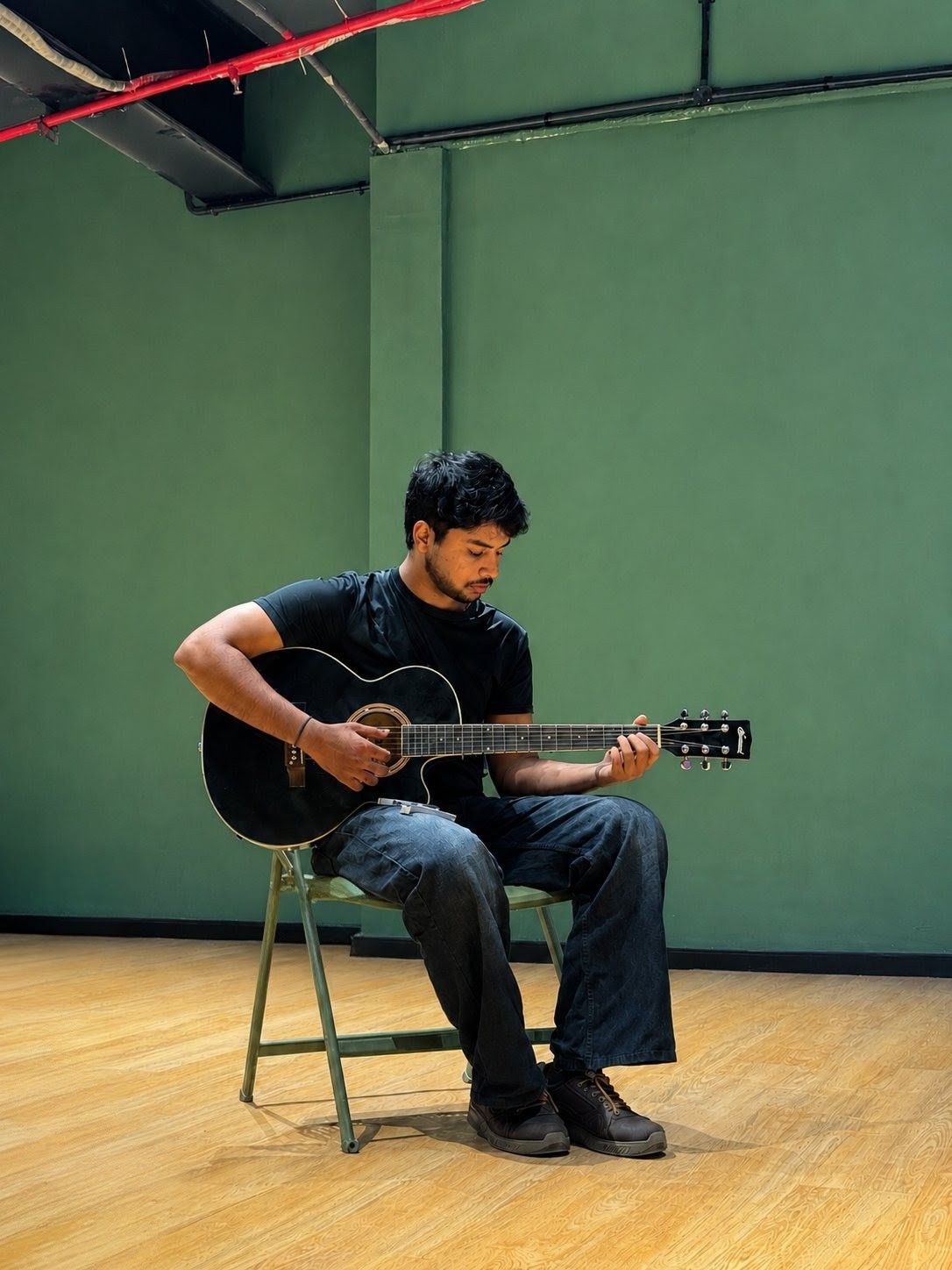 From Classroom Benches to Center Stage: An Interview with Singer-Songwriter Aven post feature image