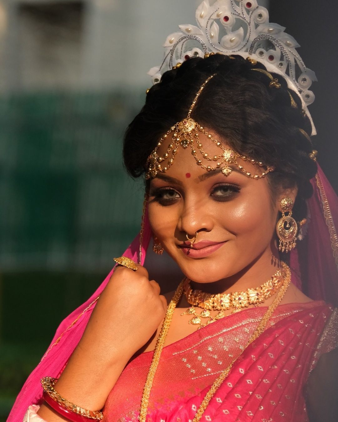 Golden Grace: Visual Narratives of Traditional Bengali Bridal Artistry