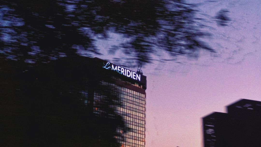 Chasing the Golden Hour on the Move