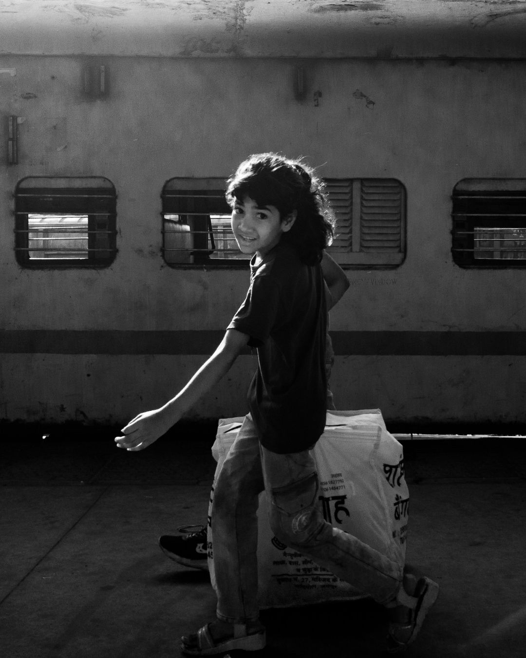 A smile : contrast in the transit